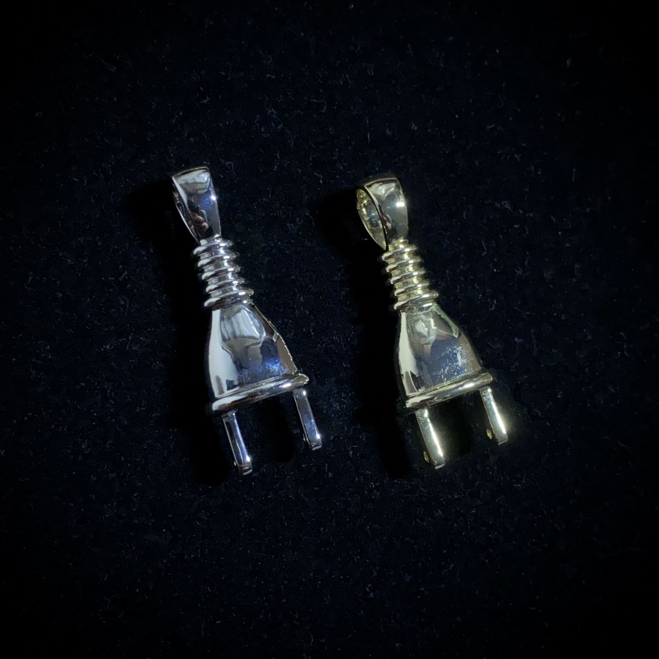 Plug Pendant | Ice Mob